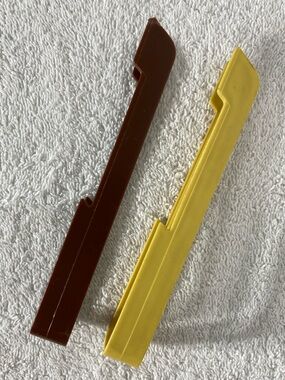 5/$35 Vintage Tupperware Brown & Harvest Gold Toaster Tongs